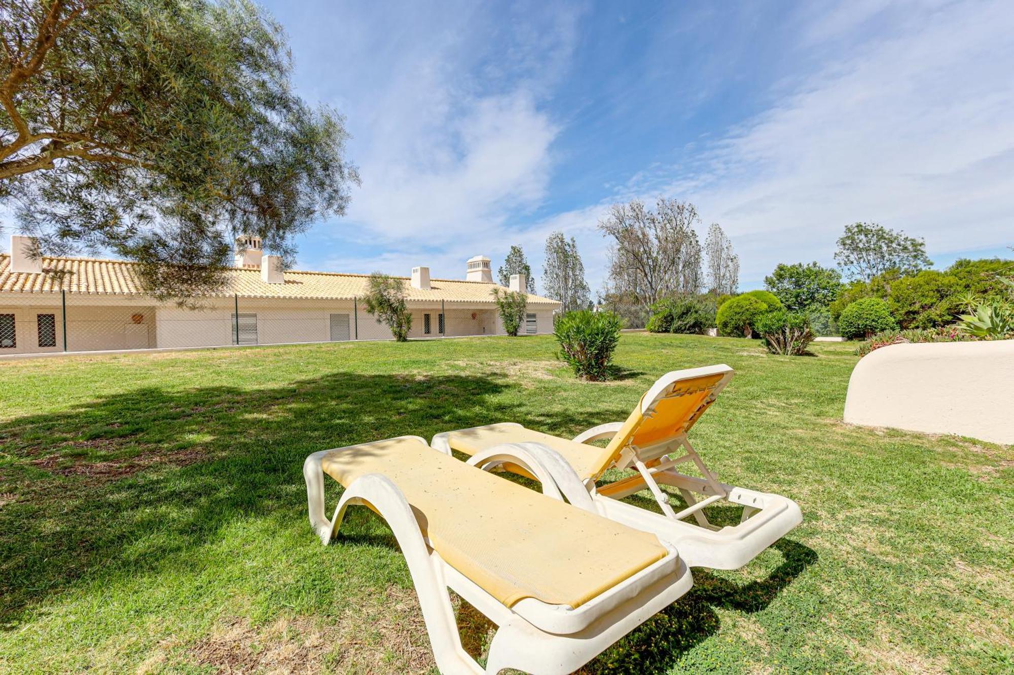 Apartment With 2 Bedrooms, 2M To The Beach Armação de Pêra Exterior foto